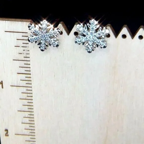 Silver Snowflake Crystal CZ Stud Earrings Christmas - Picture 4 of 8
